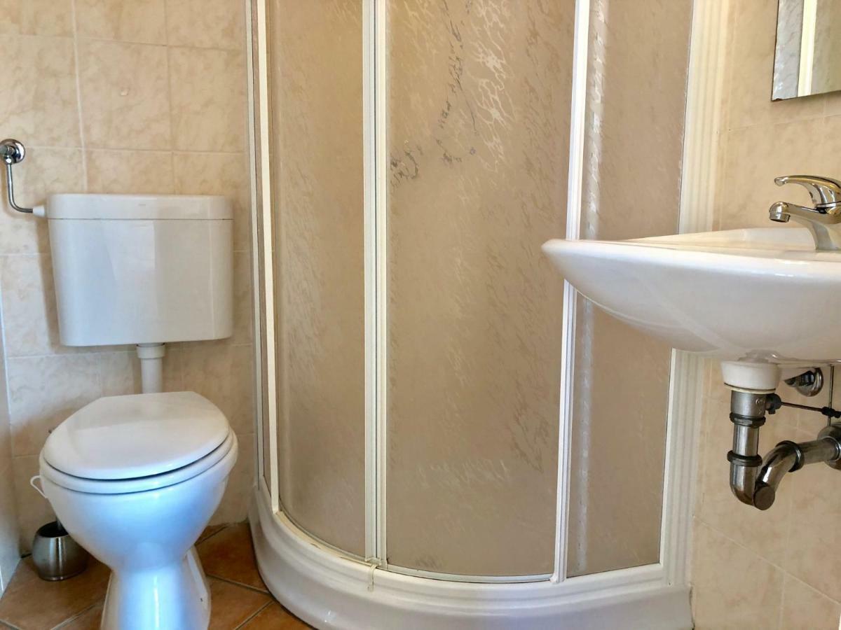 Residenza Ai Ronchi 1 2 6 Aparthotel Maccagno Exteriör bild