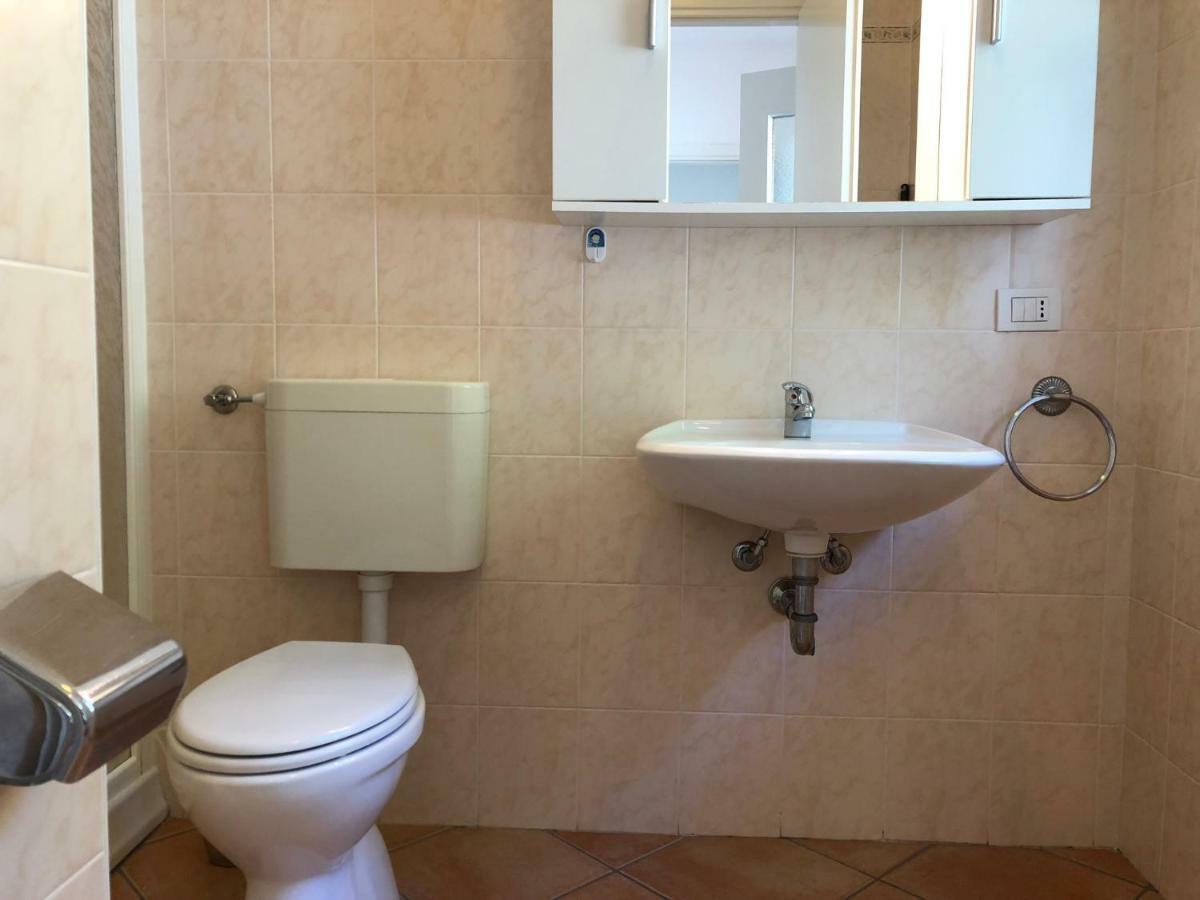 Residenza Ai Ronchi 1 2 6 Aparthotel Maccagno Exteriör bild