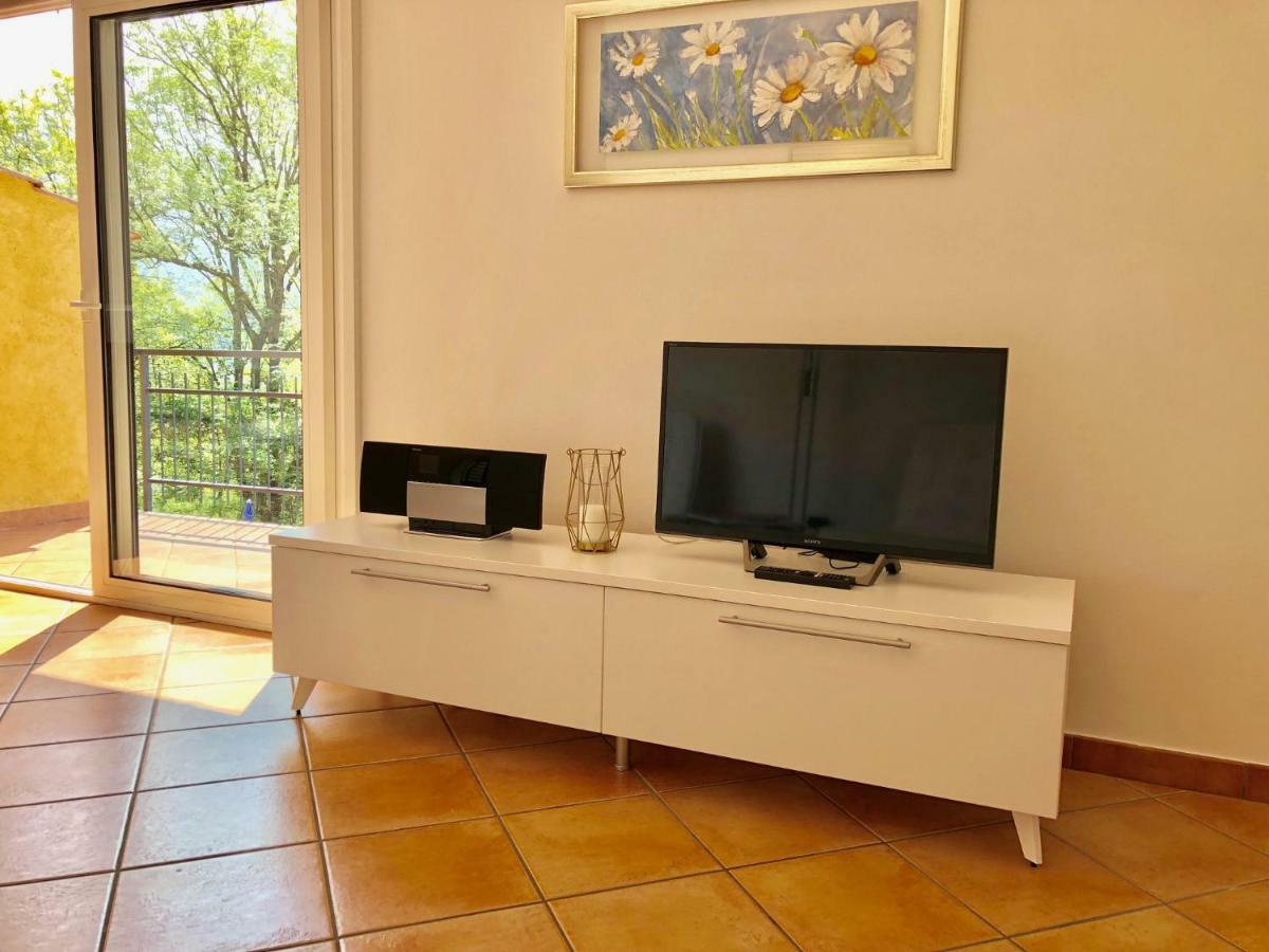 Residenza Ai Ronchi 1 2 6 Aparthotel Maccagno Exteriör bild