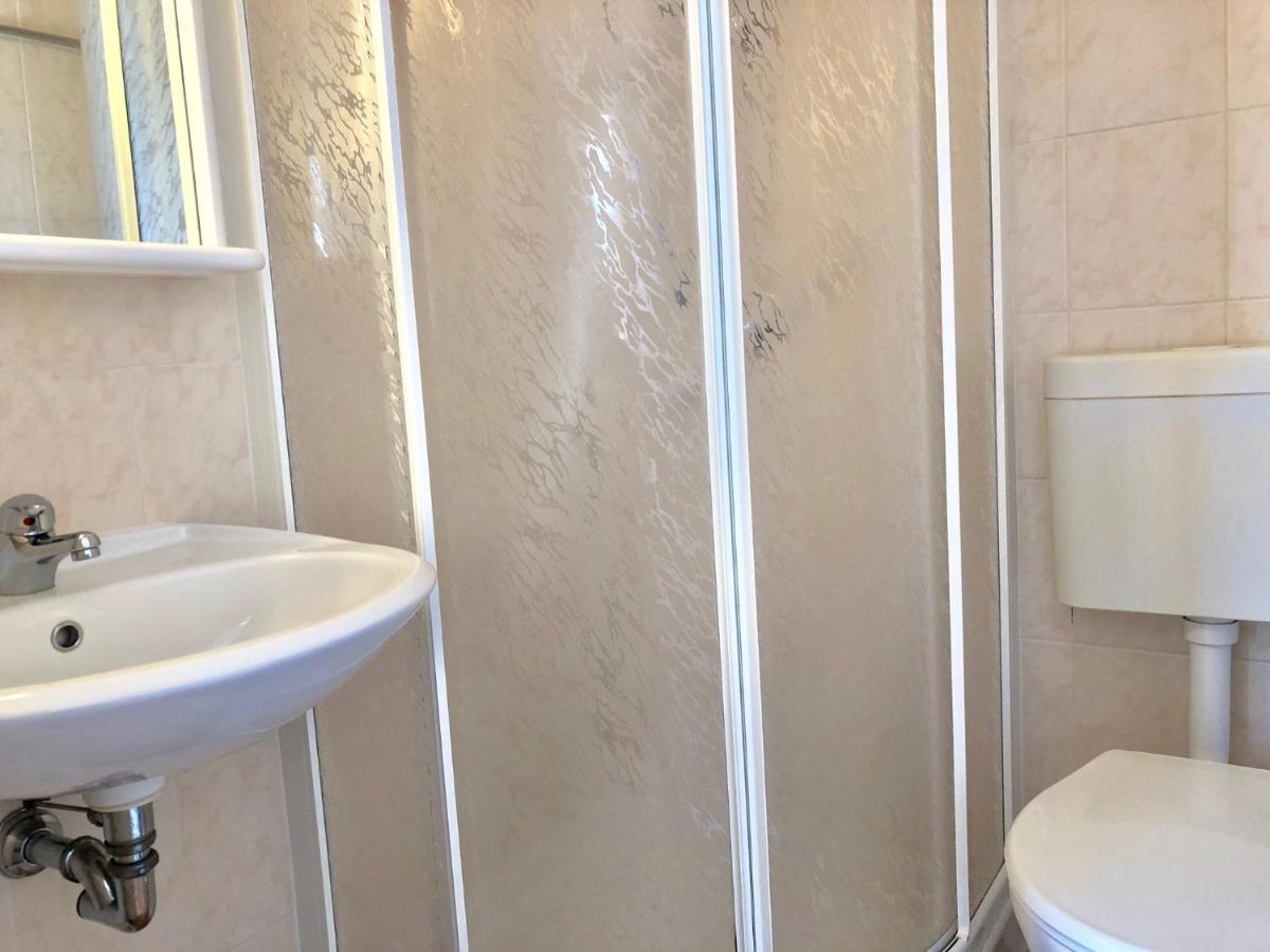 Residenza Ai Ronchi 1 2 6 Aparthotel Maccagno Exteriör bild